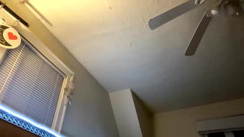 Snapshot of eldisiac chatting on December 21, 6:31 am EL-Disiac online show from December 21, 6:31 am