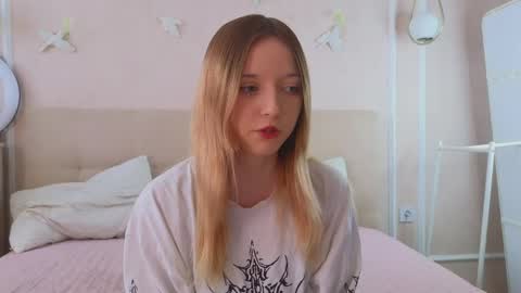 Snapshot of eleanorahurley chatting on March 22, 10:07 am Ill be anything for you online show from March 22, 10:07 am