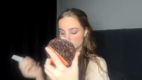 Kelly online show from February 26, 3:33 pm