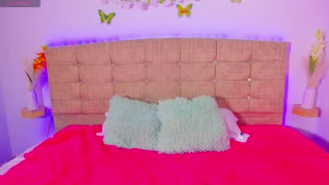 Snapshot of electra__moon chatting on February 27, 6:41 pm electra__moon online show from February 27, 6:41 pm