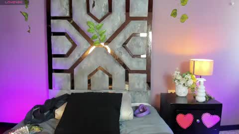 electra_gosselin online show from June 26, 9:30 pm