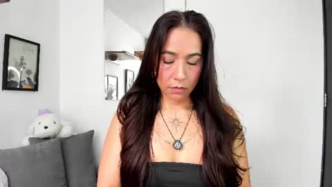 Electra- Please help me reach 100 likes online show from June 8, 9:48 pm