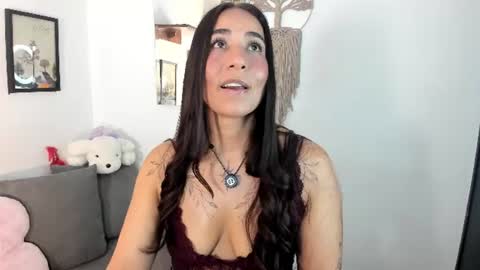 Snapshot of electra_hunt chatting on June 30, 2:12 am Electra- Please help me reach 100 likes online show from June 30, 2:12 am