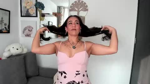Snapshot of electra_hunt chatting on August 1, 9:25 pm Electra- Please help me reach 100 likes online show from August 1, 9:25 pm