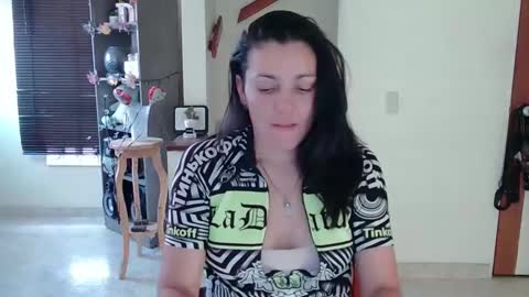 Karina and Melisa online show from February 4, 9:31 pm