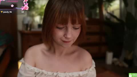 Snapshot of electric_woman chatting on October 4, 2:15 pm Aleksa online show from October 4, 2:15 pm