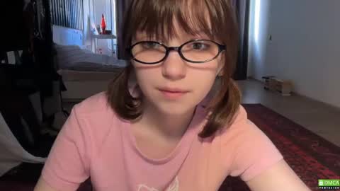 Snapshot of electric_woman chatting on June 18, 1:48 pm Aleksa online show from June 18, 1:48 pm