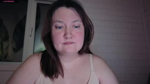 Snapshot of elegant_pleasure chatting on April 6, 6:42 pm elegant_pleasure online show from April 6, 6:42 pm