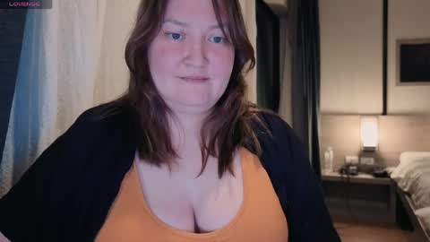 Snapshot of elegant_pleasure chatting on April 13, 3:17 pm elegant_pleasure online show from April 13, 3:17 pm