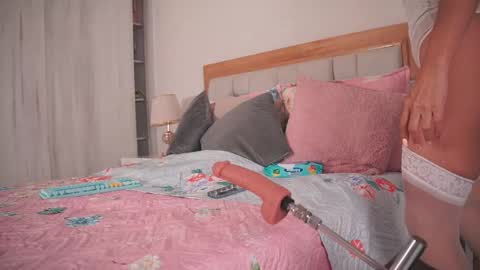 Elena online show from September 22, 8:00 pm