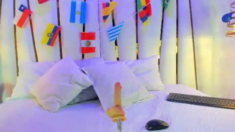 Elena online show from July 10, 7:05 pm