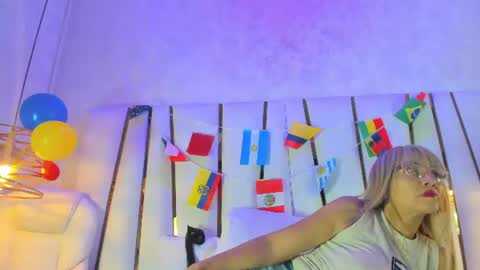 Elena online show from July 11, 7:05 pm