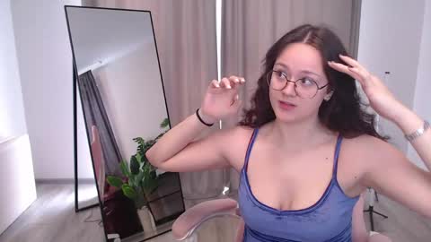 Elena online show from May 1, 7:02 am