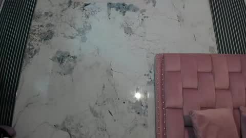 Snapshot of elena_wolff chatting on November 25, 12:05 pm elena_wolff online show from November 25, 12:05 pm