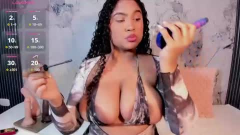 Snapshot of elena_wolff chatting on June 20, 11:46 am elena_wolff online show from June 20, 11:46 am