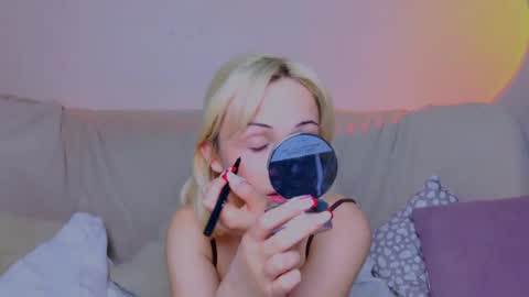 elenamonroe_ online show from May 2, 6:29 am