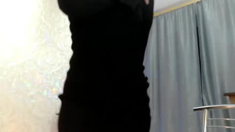 Snapshot of elenaza chatting on January 5, 6:56 pm elenaza online show from January 5, 6:56 pm