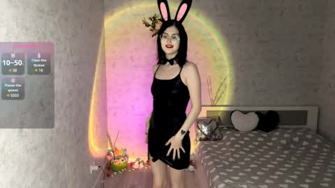 Annie PVT IS OPEN online show from April 4, 9:12 pm