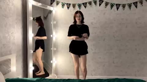 Snapshot of eleniswackhammer chatting on July 29, 9:24 pm Annie PVT IS OPEN online show from July 29, 9:24 pm