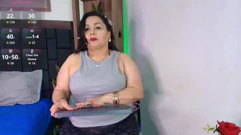Snapshot of elenna_boobs_ chatting on May 3, 1:44 am elenna_boobs_ online show from May 3, 1:44 am