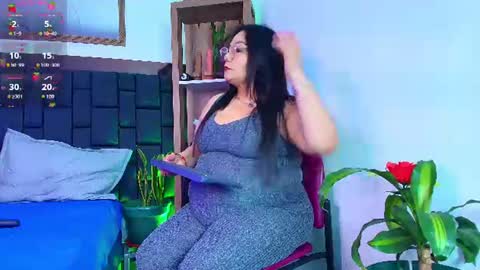 Snapshot of elenna_boobs_ chatting on August 5, 2:25 am elenna_boobs_ online show from August 5, 2:25 am