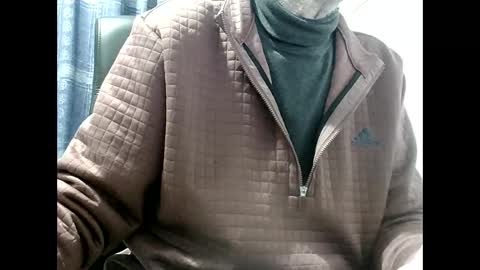 Snapshot of elfyonee chatting on December 8, 8:25 pm elfyonee online show from December 8, 8:25 pm