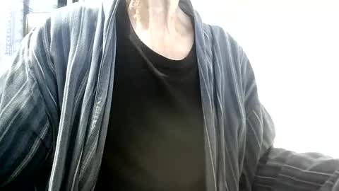 Snapshot of elfyonee chatting on December 3, 7:16 am elfyonee online show from December 3, 7:16 am