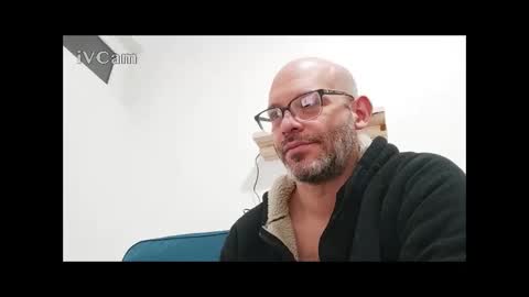 Snapshot of elgrande85 chatting on March 3, 8:54 pm elgrande85 online show from March 3, 8:54 pm