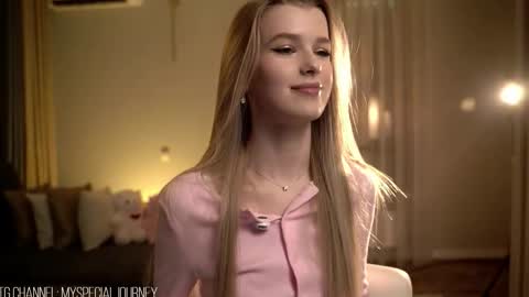 Snapshot of eli_journey chatting on February 8, 10:57 pm Eli online show from February 8, 10:57 pm