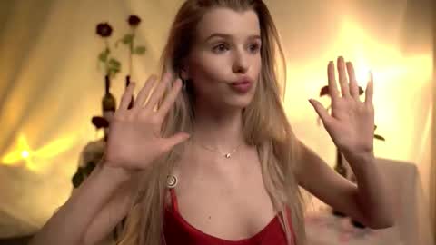 Snapshot of eli_journey chatting on February 14, 11:23 pm Eli online show from February 14, 11:23 pm