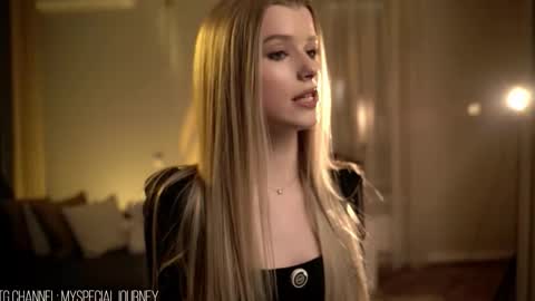 Snapshot of eli_journey chatting on February 18, 9:55 pm Eli online show from February 18, 9:55 pm