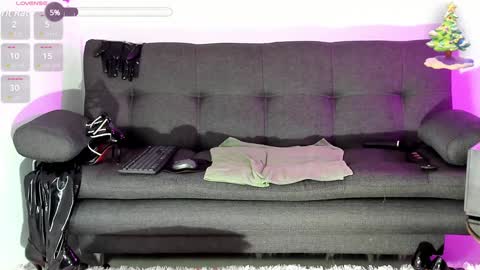 Snapshot of eli_lopezz chatting on December 13, 3:11 pm Eli online show from December 13, 3:11 pm