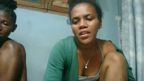 elia011 online show from November 20, 8:30 pm