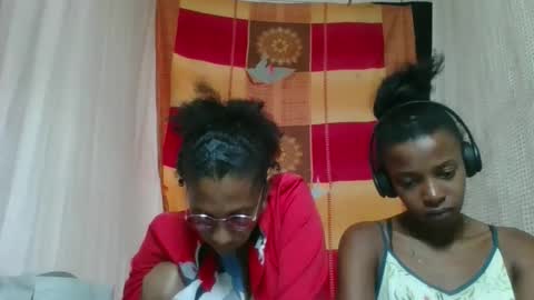 elia011 online show from February 28, 8:15 am