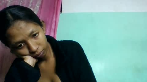 Snapshot of eliah193653 chatting on July 1, 8:27 am eliah193653 online show from July 1, 8:27 am
