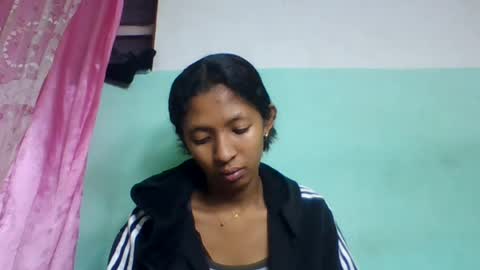 Snapshot of eliah193653 chatting on July 15, 7:57 am eliah193653 online show from July 15, 7:57 am