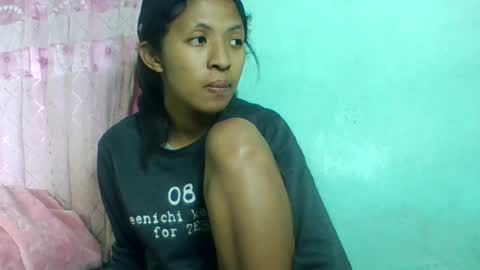 Snapshot of eliah193653 chatting on July 17, 7:37 am eliah193653 online show from July 17, 7:37 am