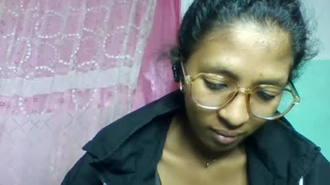 Snapshot of eliah193653 chatting on July 31, 10:14 am eliah193653 online show from July 31, 10:14 am