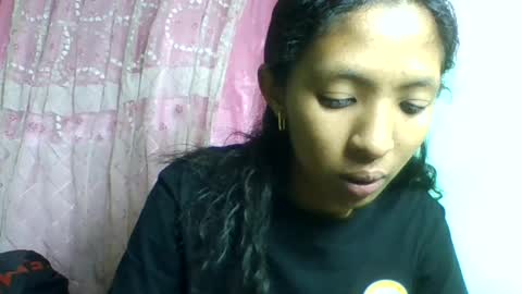 Snapshot of eliah193653 chatting on August 1, 7:18 am eliah193653 online show from August 1, 7:18 am