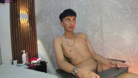 Elian Julian online show from December 3, 12:40 am