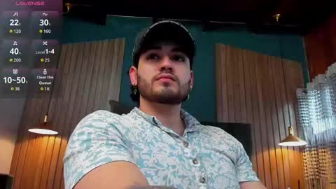 Snapshot of eliankeiser chatting on December 13, 7:40 pm Elian online show from December 13, 7:40 pm