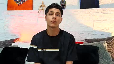 elias_salvatore_ online show from May 20, 7:20 pm