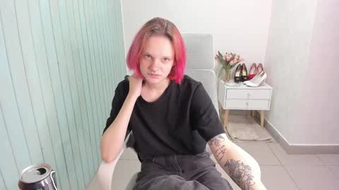 Snapshot of elieiza_xo chatting on September 16, 3:18 am elieiza_xo online show from September 16, 3:18 am