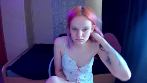 elieiza_xo online show from February 22, 9:30 am