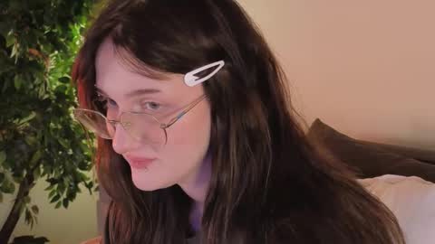 Snapshot of eliejay chatting on November 20, 5:29 am Ellie online show from November 20, 5:29 am