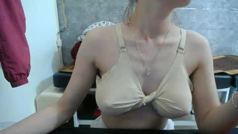 eliesweet9x online show from May 7, 2:39 am