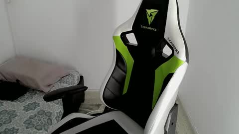 Snapshot of elii_797 chatting on March 10, 1:54 pm bby-santy online show from March 10, 1:54 pm