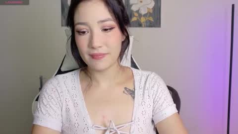 eliiih_ online show from February 12, 2:45 pm