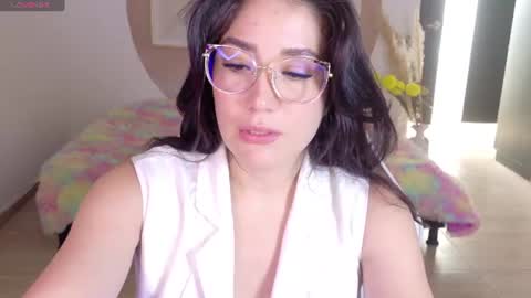 eliiih_ online show from July 24, 2:26 pm