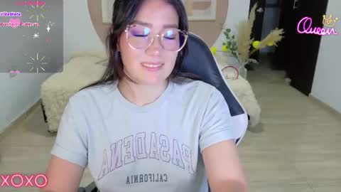 eliiih_ online show from July 31, 12:43 am